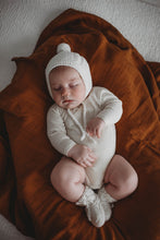 Load image into Gallery viewer, Snuggle Hunny Kids | Ivory Merino Wool Bonnet + Bootie Set
